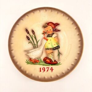 Vintage 1974 Hummel Annual Plate Goebel Goose Girl Hum 267 4th Edition 7.5"